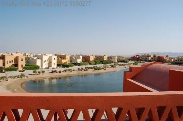 El Gouna: Beautiful Townhouse with 3 bedrooms at the lagoon - ready to move in. 