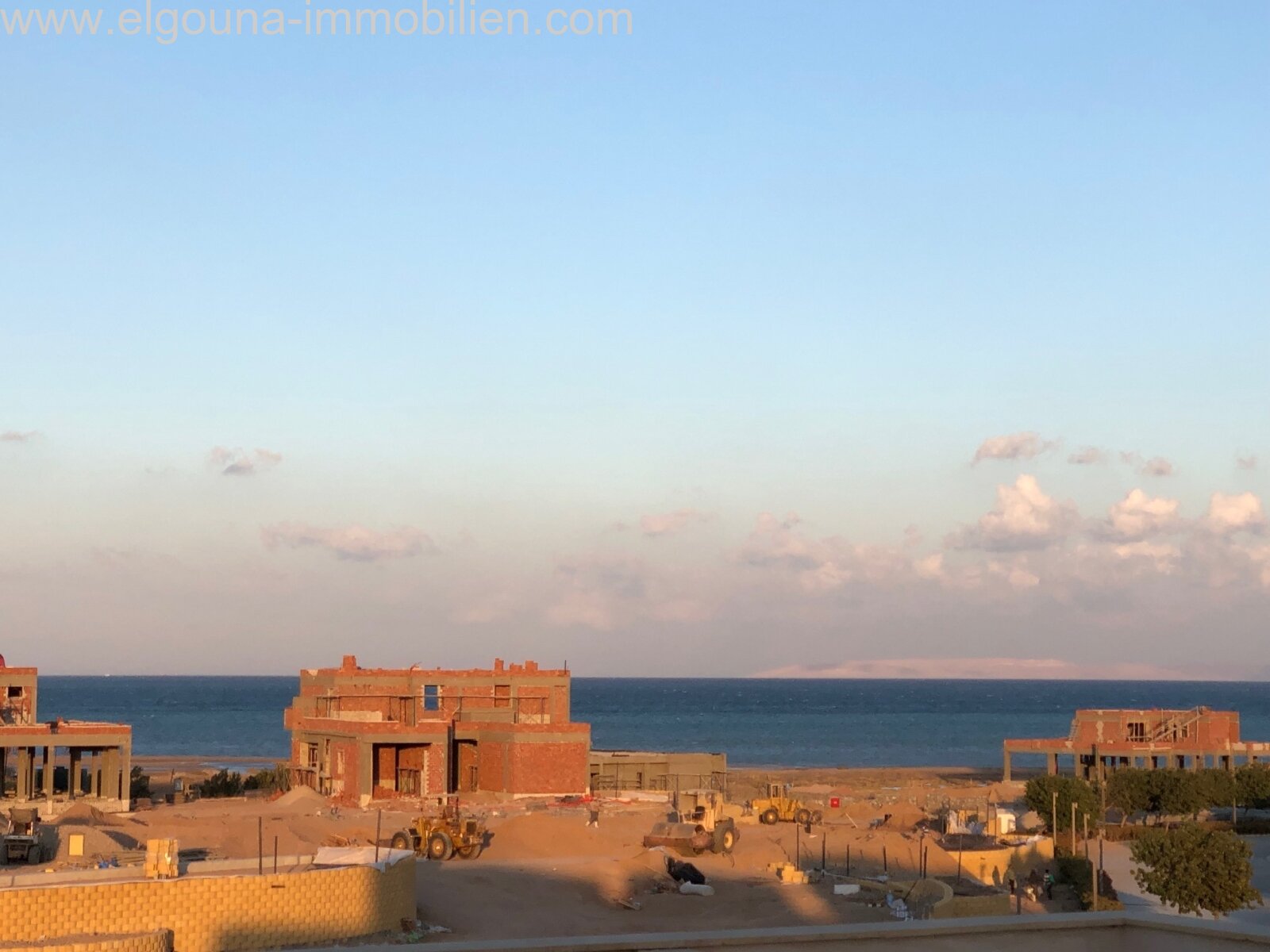 Blick von Dachterrasse zum Meer